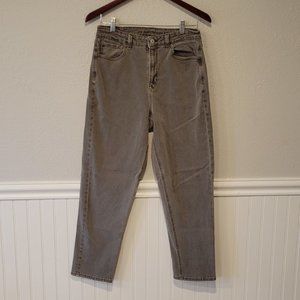 American Eagle Stone Grey Green Mom Jeans - Size 8 Regular - High Waisted EUC